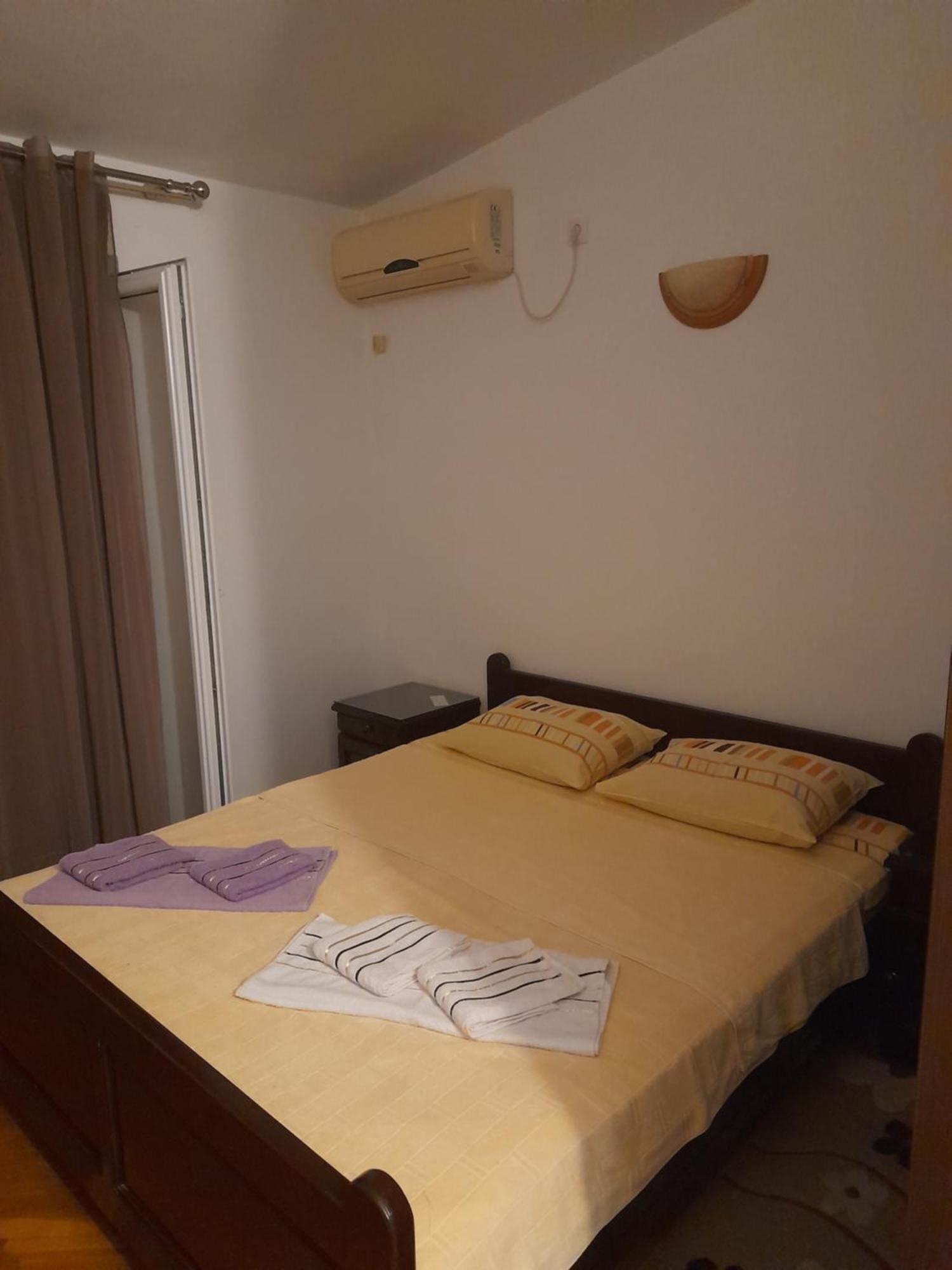 Apartments Kovacevic Petrovac na moru Zimmer foto
