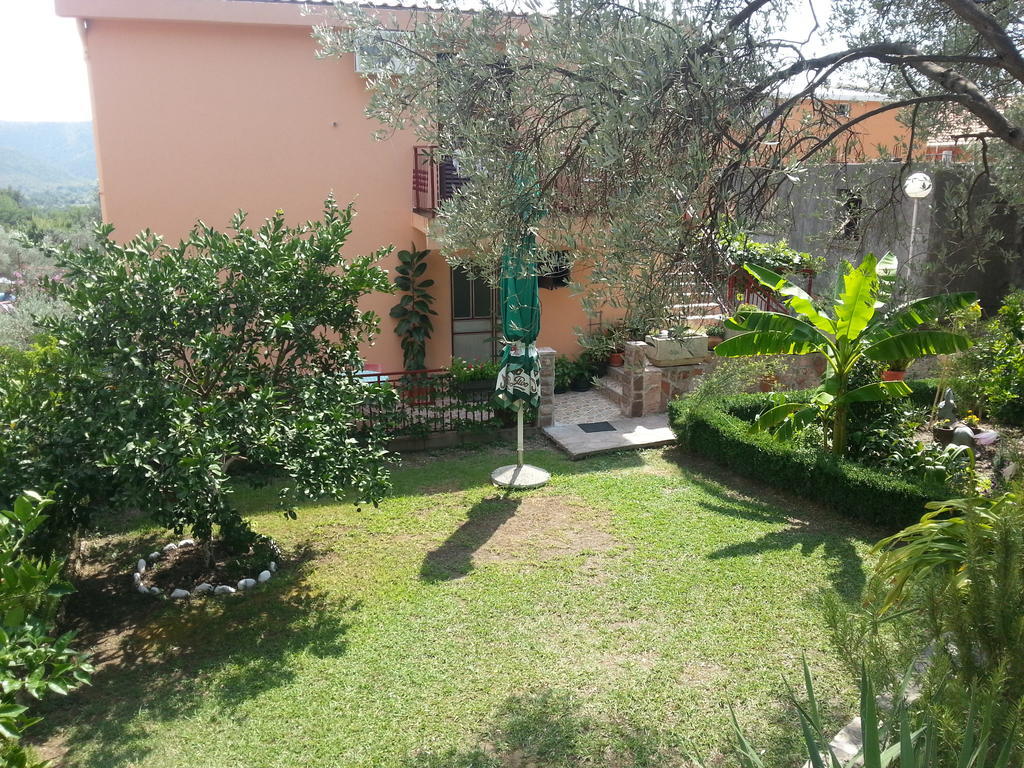 Apartments Kovacevic Petrovac na moru Exterior foto