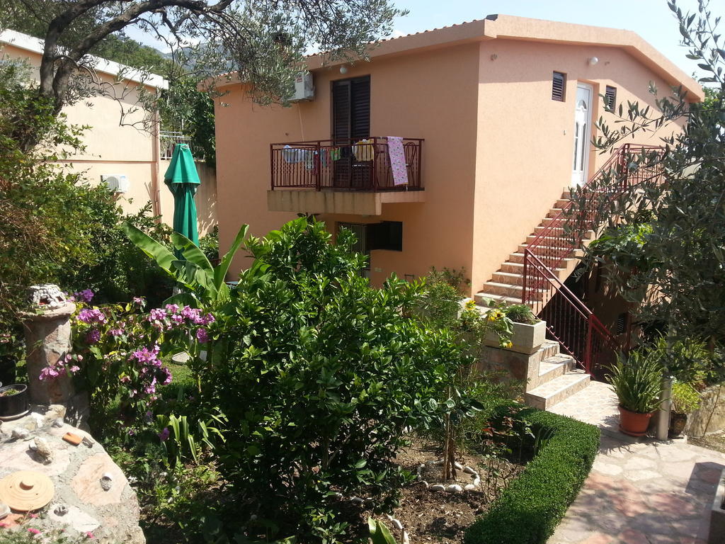 Apartments Kovacevic Petrovac na moru Exterior foto