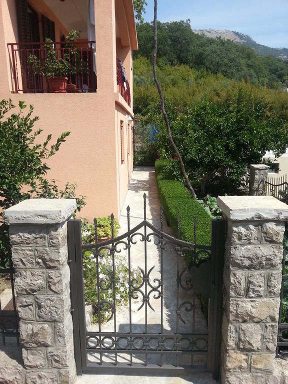 Apartments Kovacevic Petrovac na moru Exterior foto