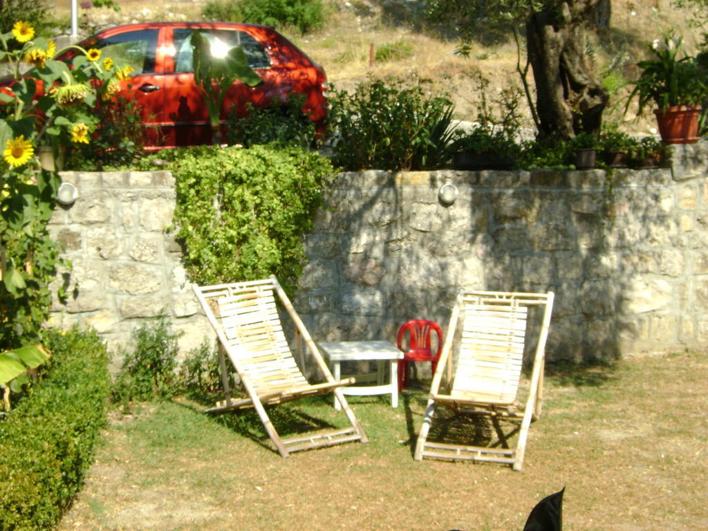 Apartments Kovacevic Petrovac na moru Exterior foto